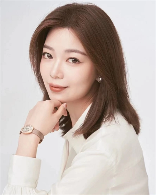 职业女性必备发型 干净利落锁骨发_场合发型 - 美发站