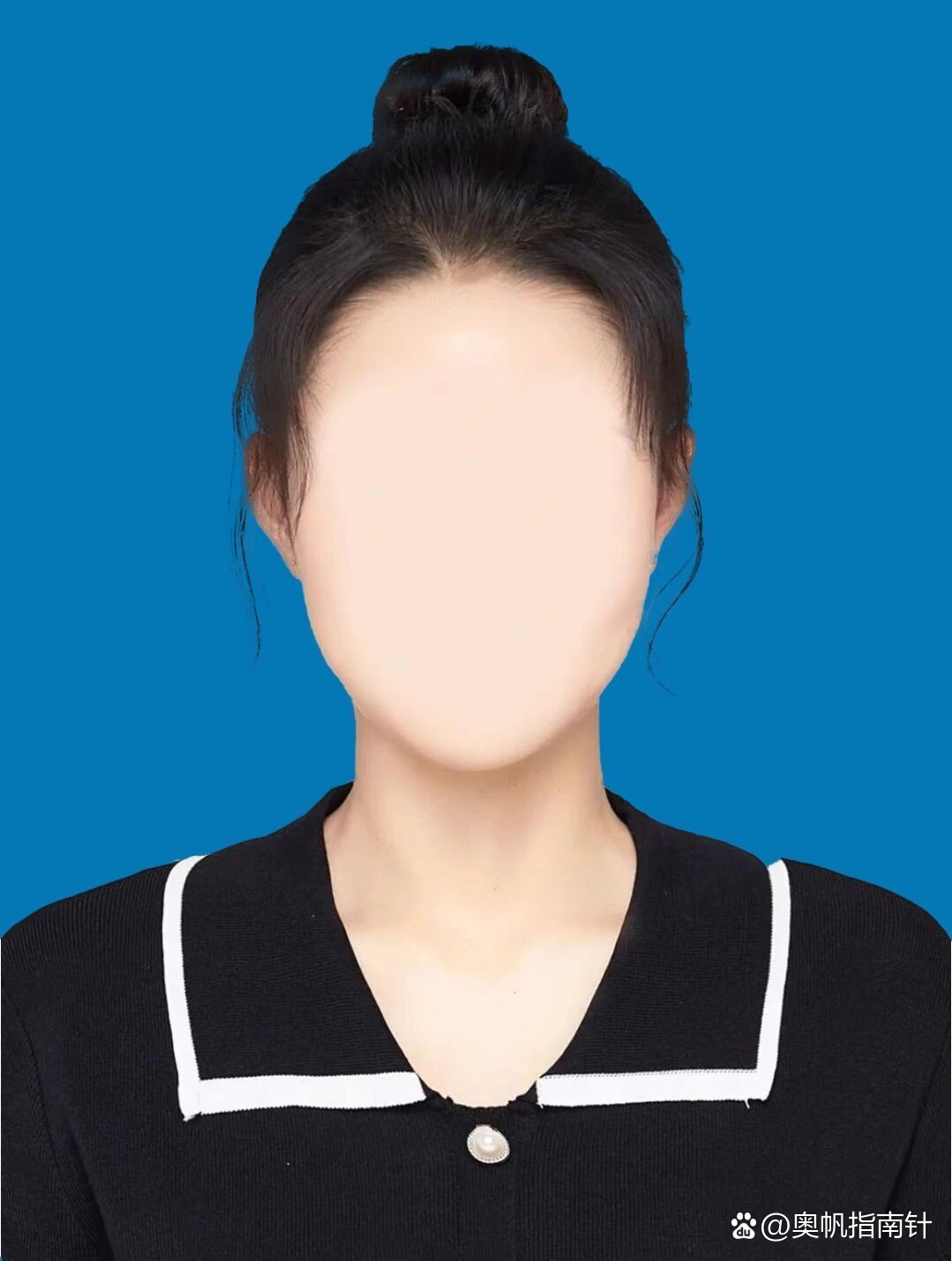 一组蓝底丸子头证件照来了～ 换模板需提供正面无遮挡的照片 最好是