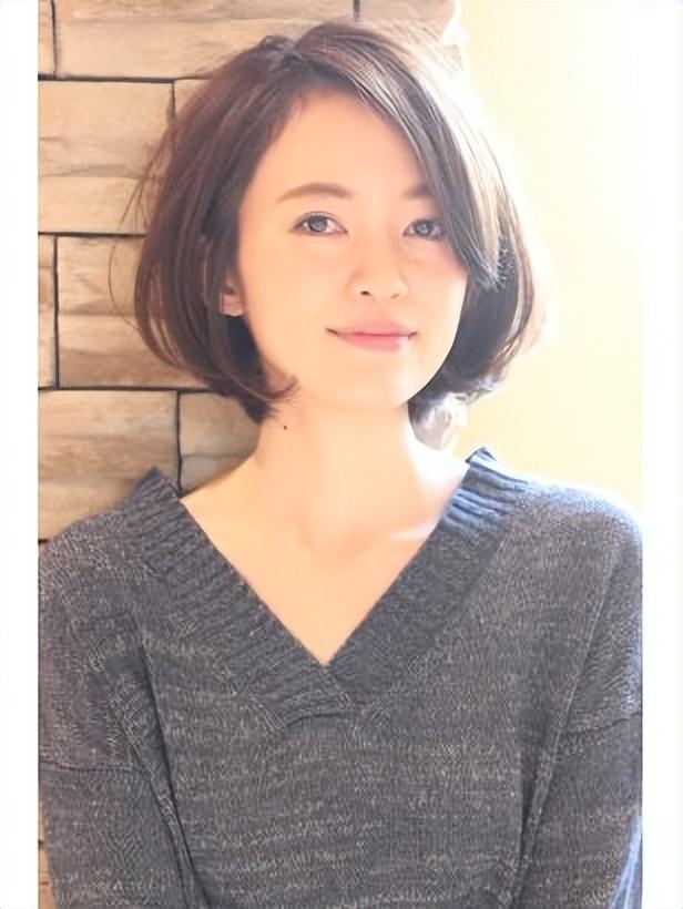 40岁女人的发型,40岁的女人适合什么发型(适合40 女性发型示范)