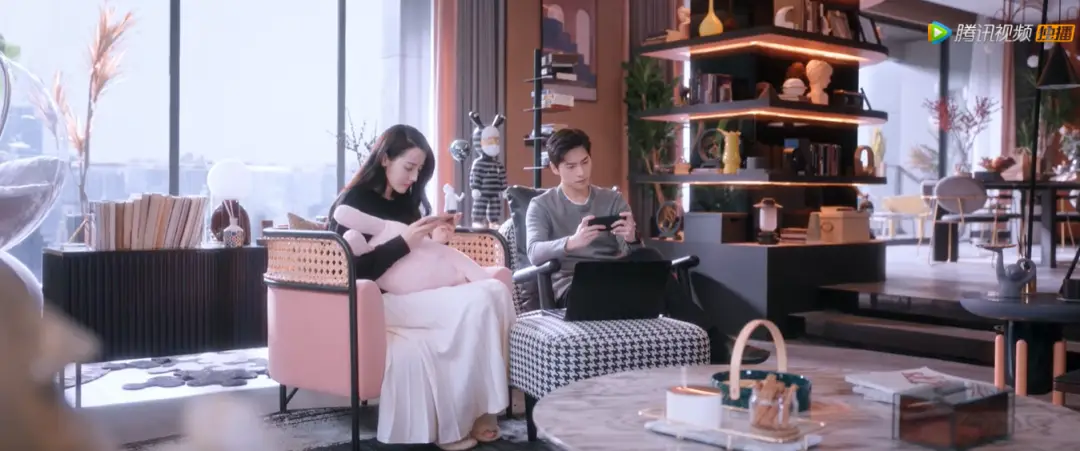 迪丽热巴上海外滩豪宅曝光400㎡大平层光家居就超100w