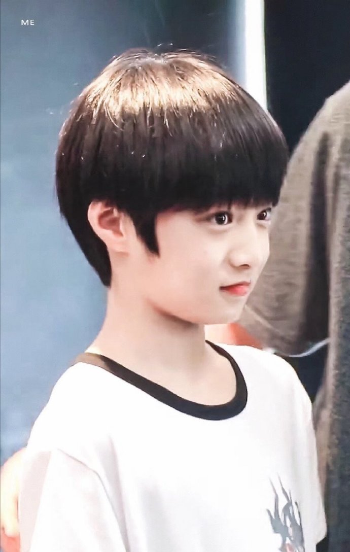 萌到想rua脸的明星小时候#刘耀文小时候太奶萌了吧,奶呼呼的小丸佑