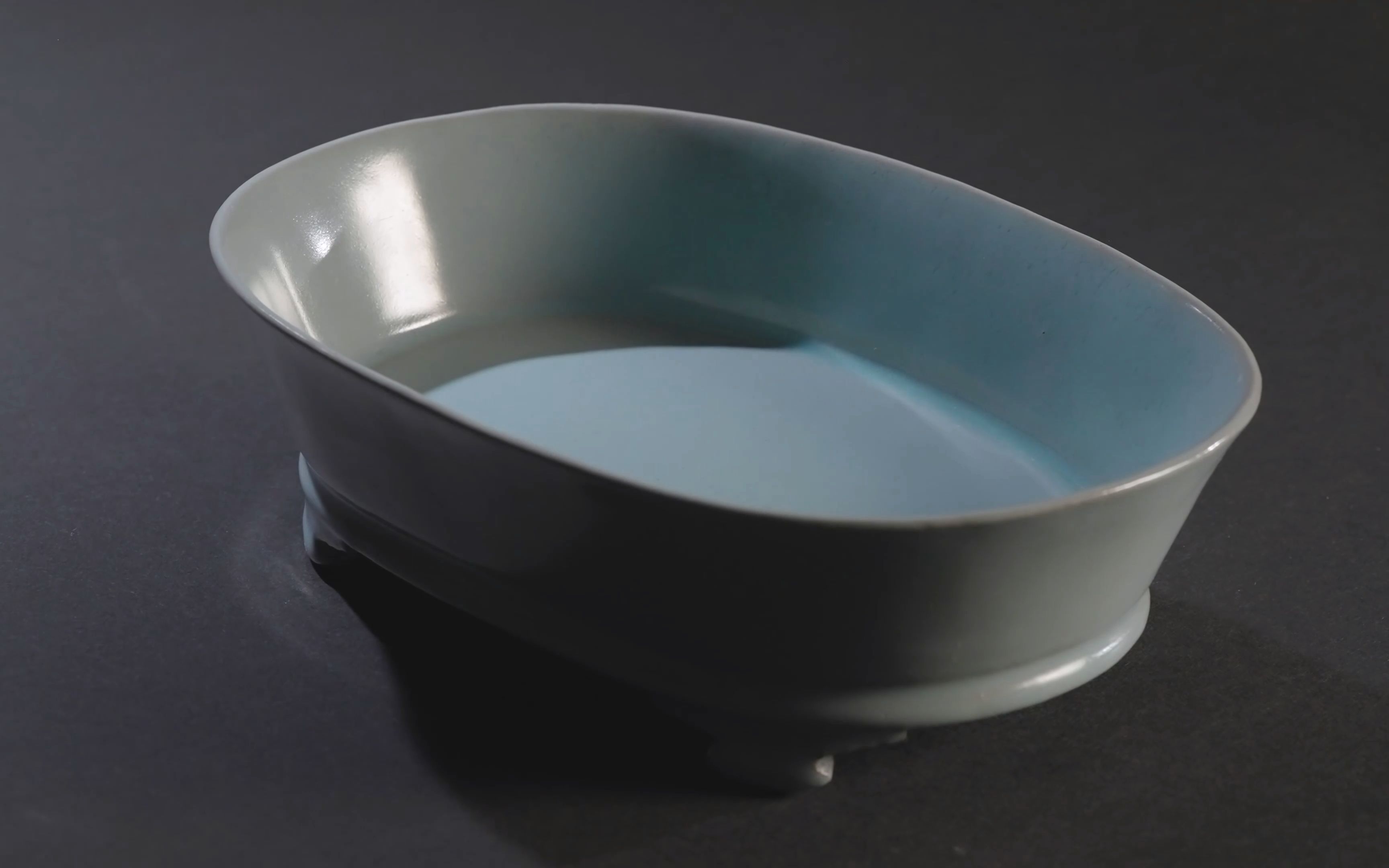 北宋.汝窑.青瓷无纹水仙盆