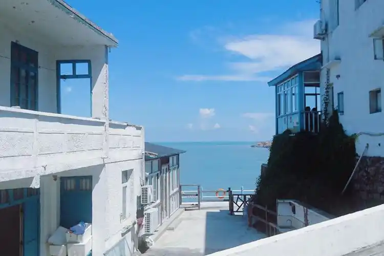 杭州出发3h的冷门海岛,颜值堪比小摩洛哥!这儿有碧蓝色的海和20年前