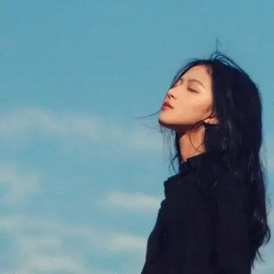 唯美简约风女生微信头像