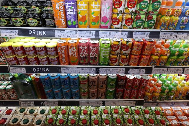 为什么某些饭店的啤酒饮料,在当地超市根本找不到?背后有啥猫腻