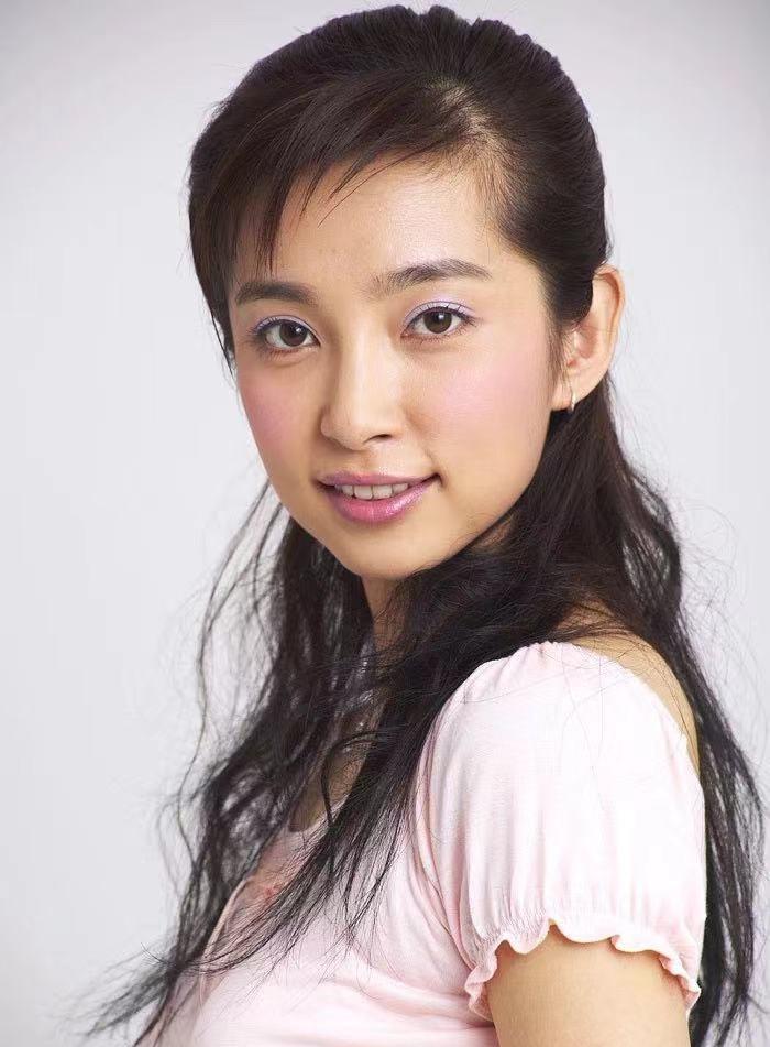 48岁李冰冰近照曝光未婚无子已冻卵整容过度撞脸刘晓庆