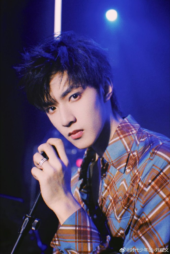 刘耀文电影第二十条##刘耀文 捕光炽梦寄愿破新局