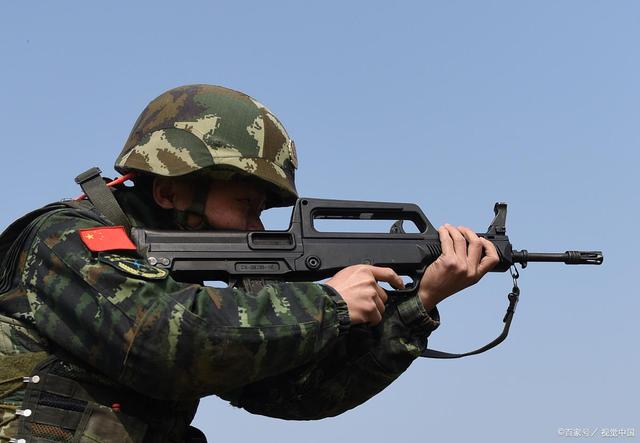 部队允许左撇子打枪吗?