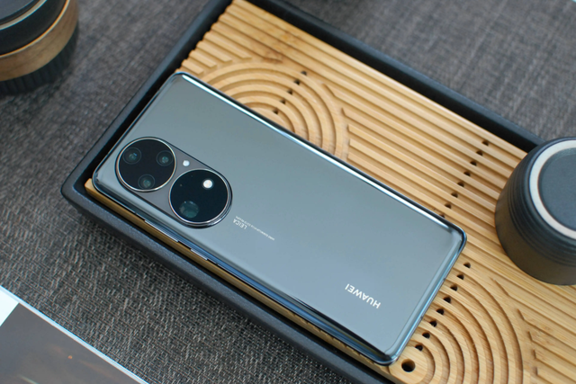 现在还在用华为手机的都是什么人?