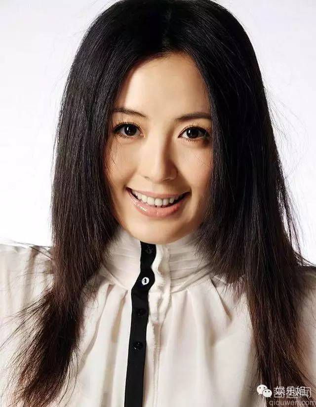 她是内地版郭碧婷 40岁为人母依旧风韵犹存