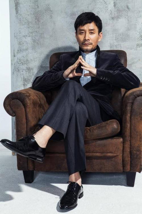 江珊离婚18年,接受田小洁的爱拐了几道弯_靳东_女儿_曾萍