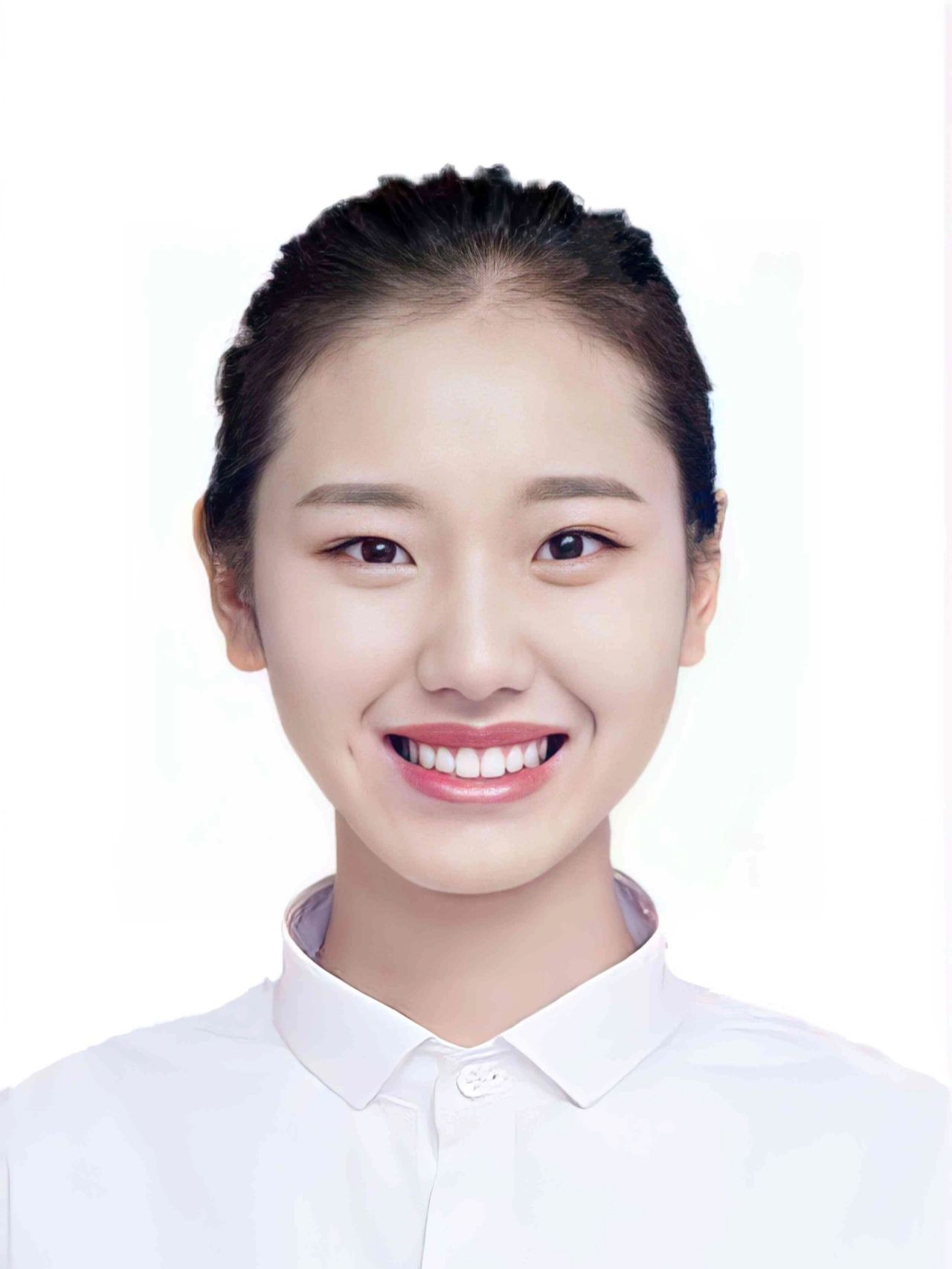 没有拍过白底证件照,就自己p了一下,白底证件照穿白衬衣可以吗?