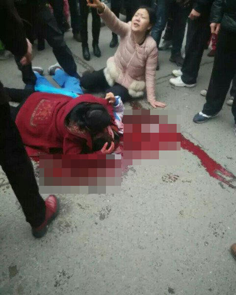 南昌:中学生骑车摔倒 被后方城管车碾压身亡