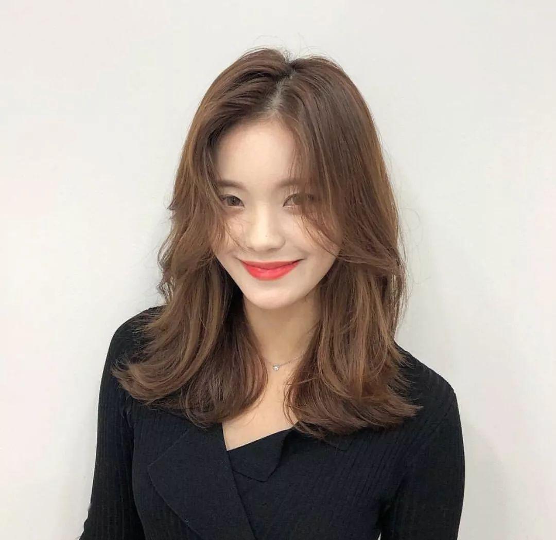 ["自然又耐看的中发"]_发型
