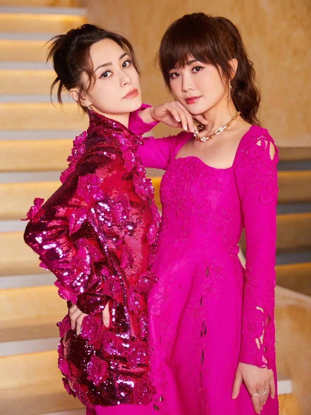 其中,已经"成团"过的twins组合更是相伴着彼此,度过了21个年头.