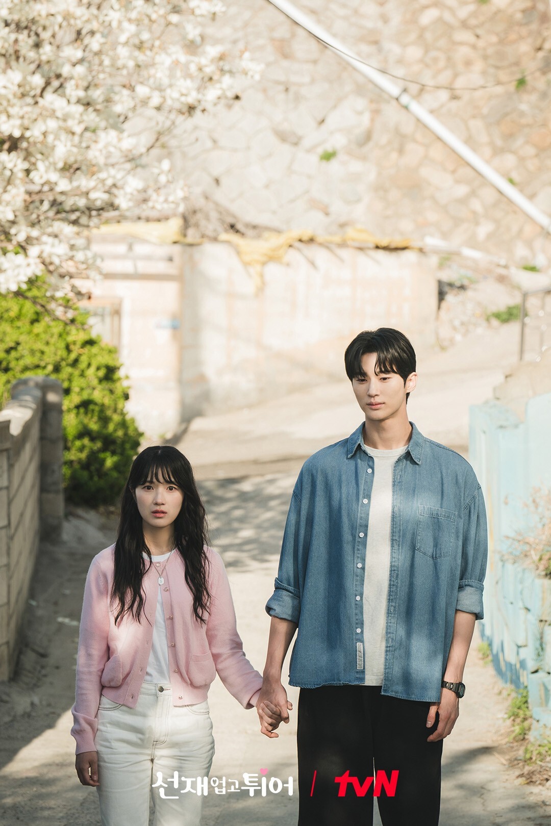 年华—生如夏花》共同导演金泰烨与《女神降临》编剧李诗恩合作打造