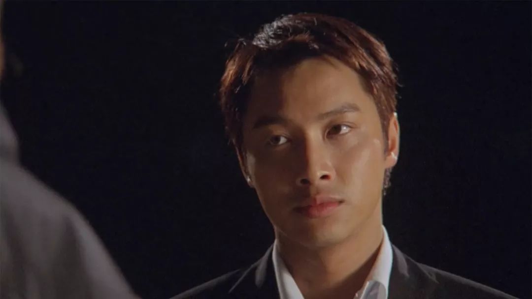 刘德华最具杀气的眼神,出现在1999年这部江湖片《龙在边缘》