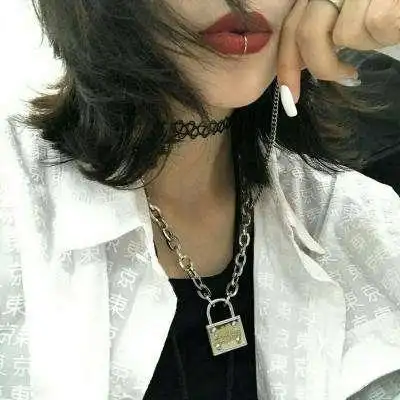 冷血抽烟女头像图片2018女生黑白yy头像冷酷霸气精选那些年我们追过的