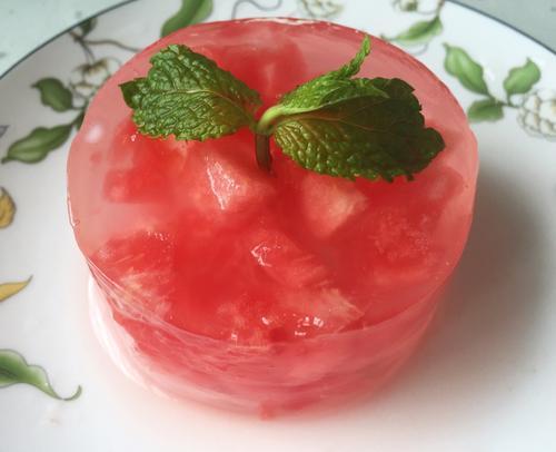 夏天和西瓜最配教你用西瓜做夏日甜品清凉爽口超过瘾