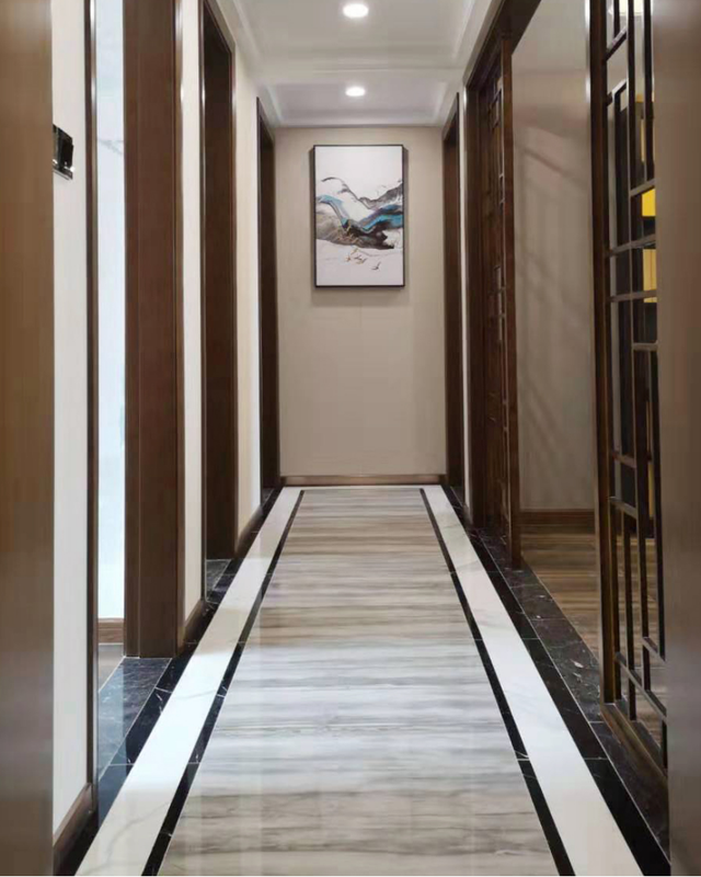 波导线设置在离开墙边有一定距离的位置,这种做法效果较好,也是最