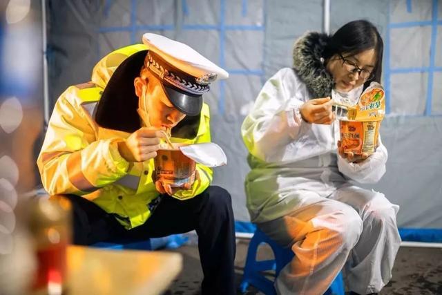 「图集」众志成城抗击疫情,照片记录下的这些瞬间让人感动