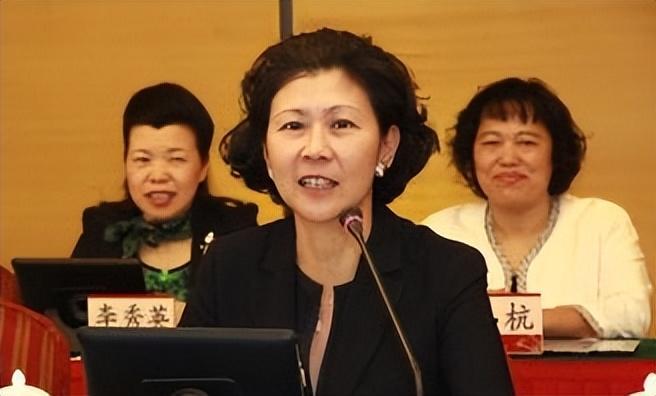 回顾周凯旋:与李嘉诚相伴30年不做李太太只当红颜知己这是为何