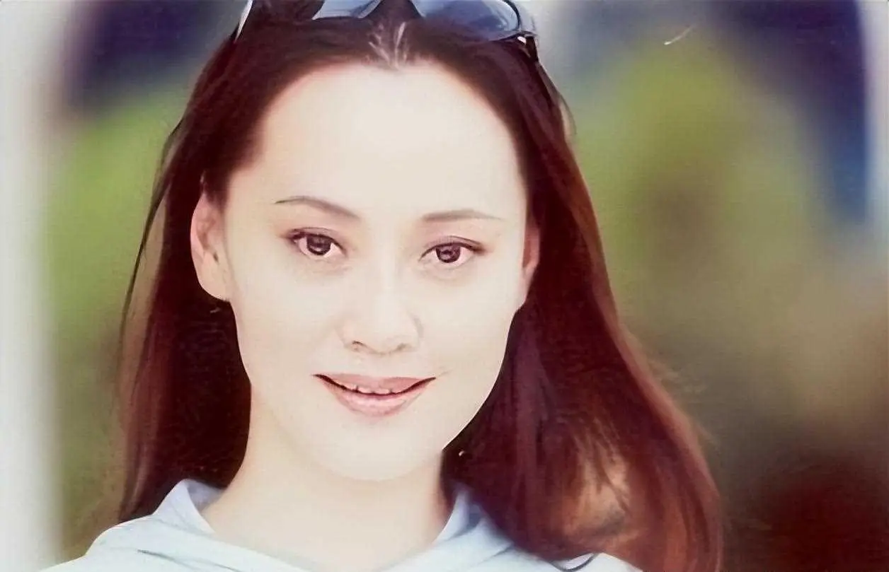 大宋佳:丈夫患病带女儿离开,转身赴美国嫁地产大亨,现状如何?