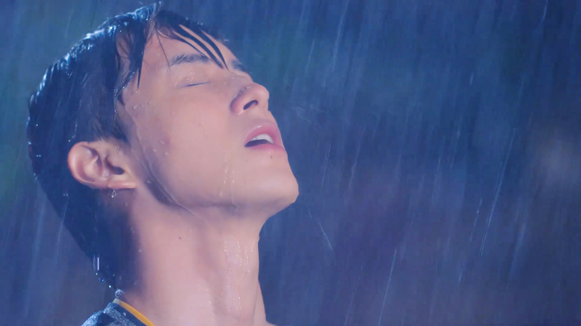 新人类,男友会漏电:帅哥伤心欲绝在雨中痛哭,原来他失忆了