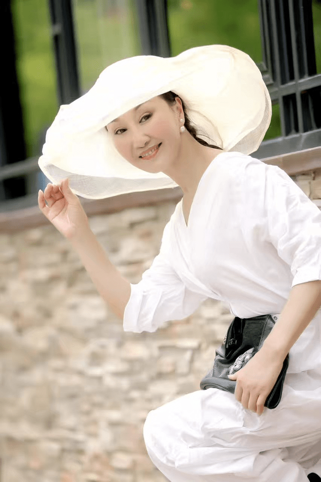 杭州近60岁下岗阿姨逆生长 冻龄皮肤年轻如少女