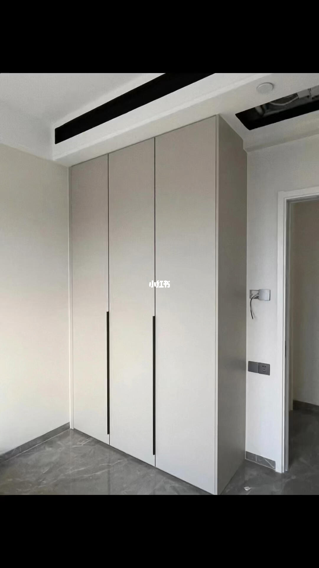 一门到顶衣柜实拍案例