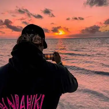 好看的伤感背影男生头像图片合集 男生看风景背影帅气头像大全