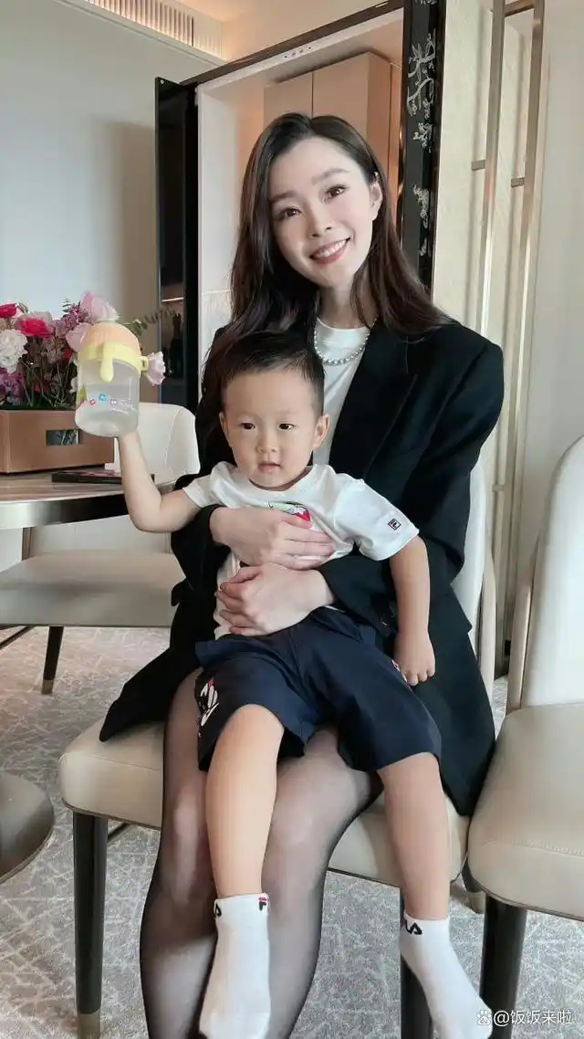 白敬亭宋轶恋情稳定女方家族高颜值高学历网友男方不配