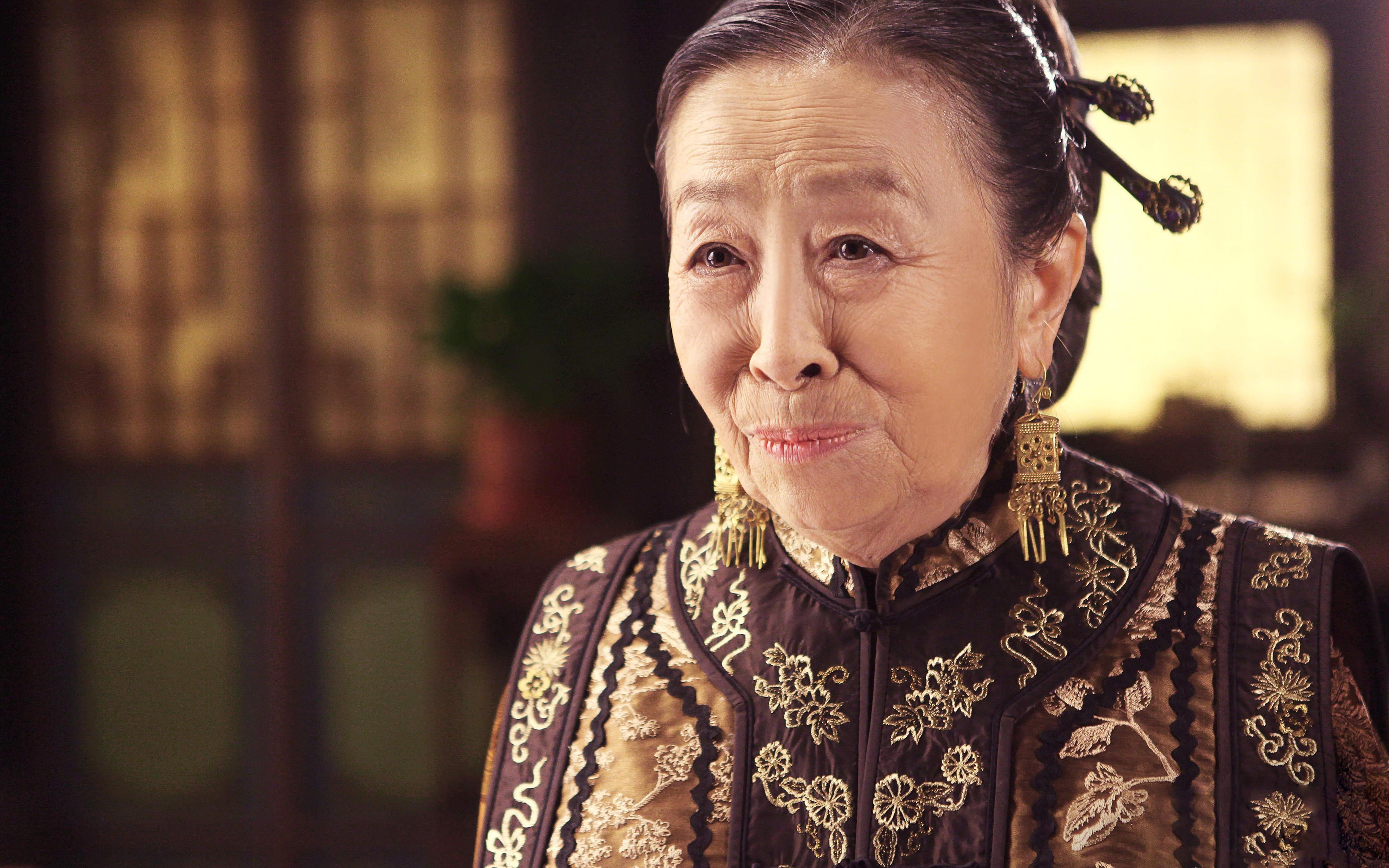 娱事我知道:"丑娘"张少华去世,她和新凤霞的恩怨也被揭开