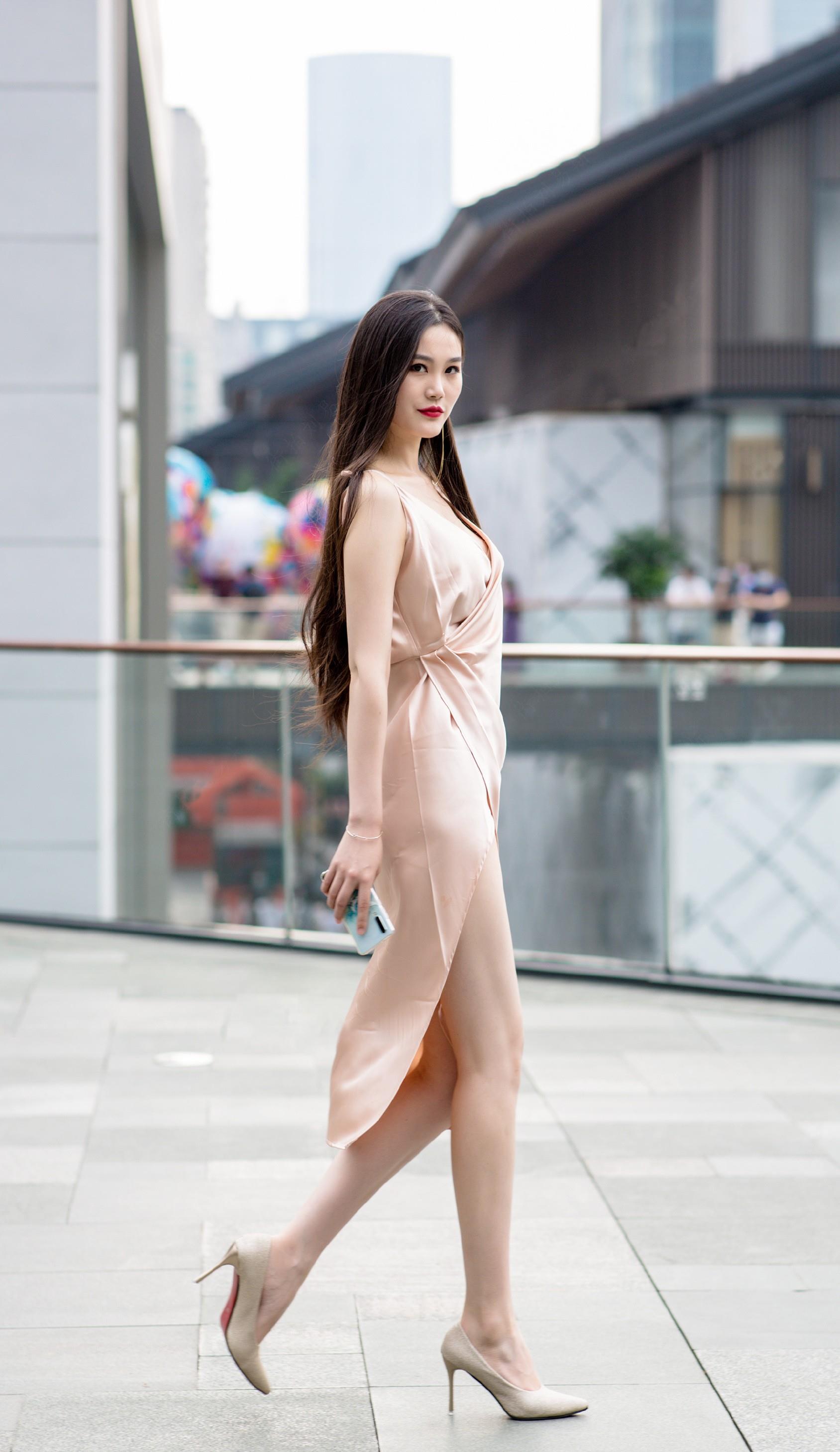 三十岁女人多穿高跟鞋,鞋跟不用太高,让你气质优雅女人味十足_美女