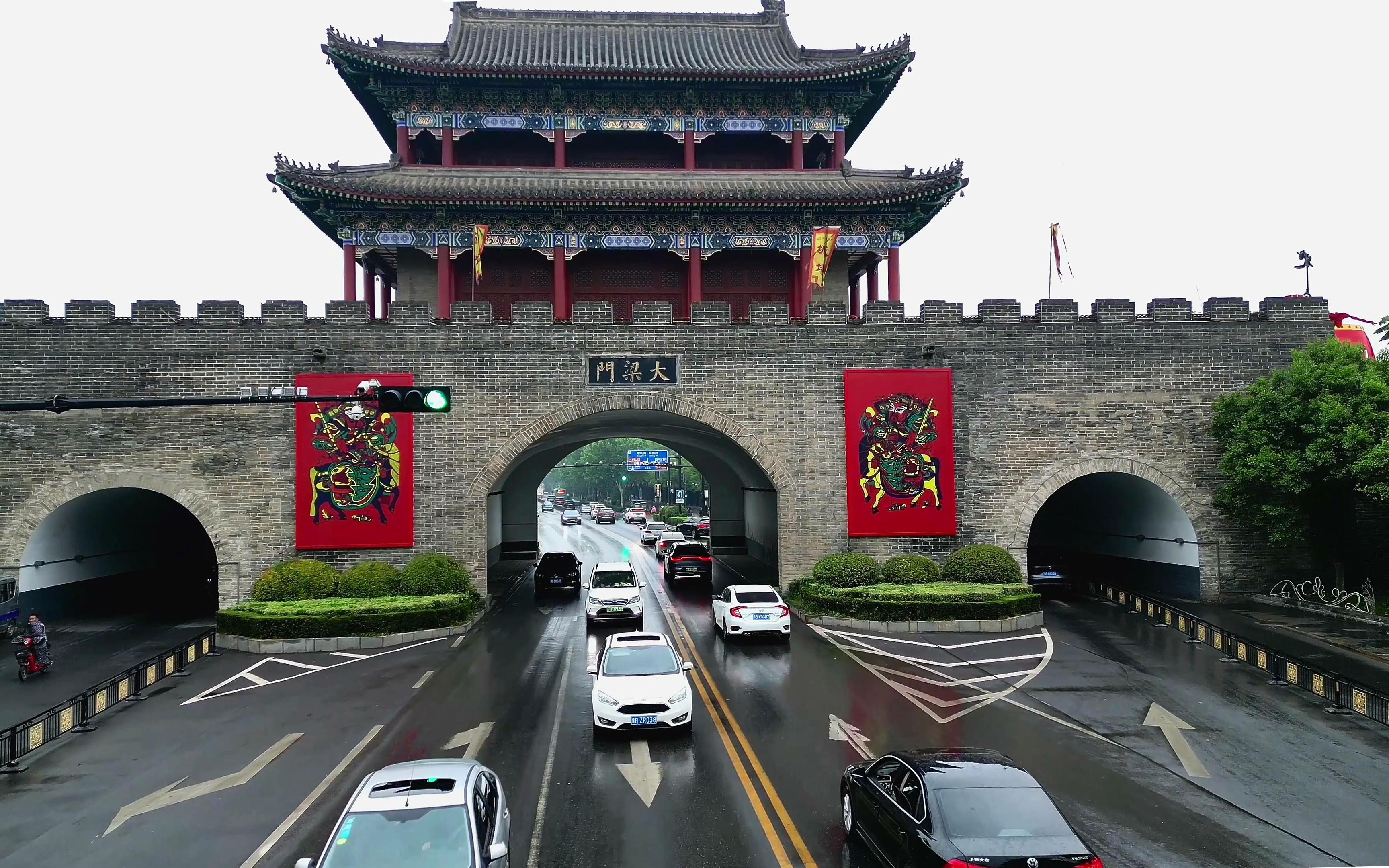 航拍开封古城墙,全长14.4公里,国内现存第二大城墙,2300年历史