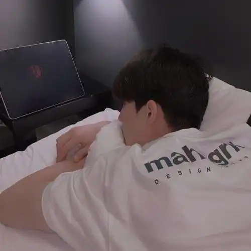 漂亮男生头像图片,单身是春天的种子