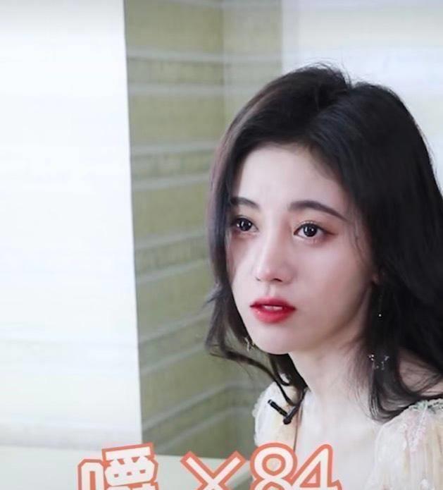 一个动作让"4000岁美人"鞠婧祎当场黑脸_网友_身高_节目