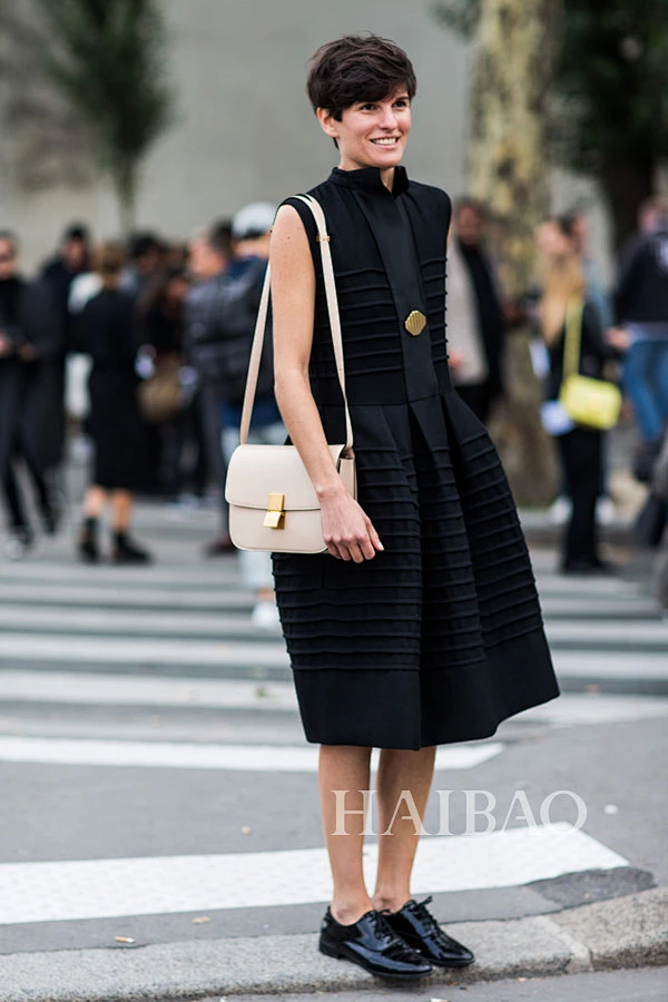 2016春夏巴黎时装周配饰街拍最in包包——思琳 (celine)