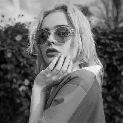 女生头像欧美阳光黑白