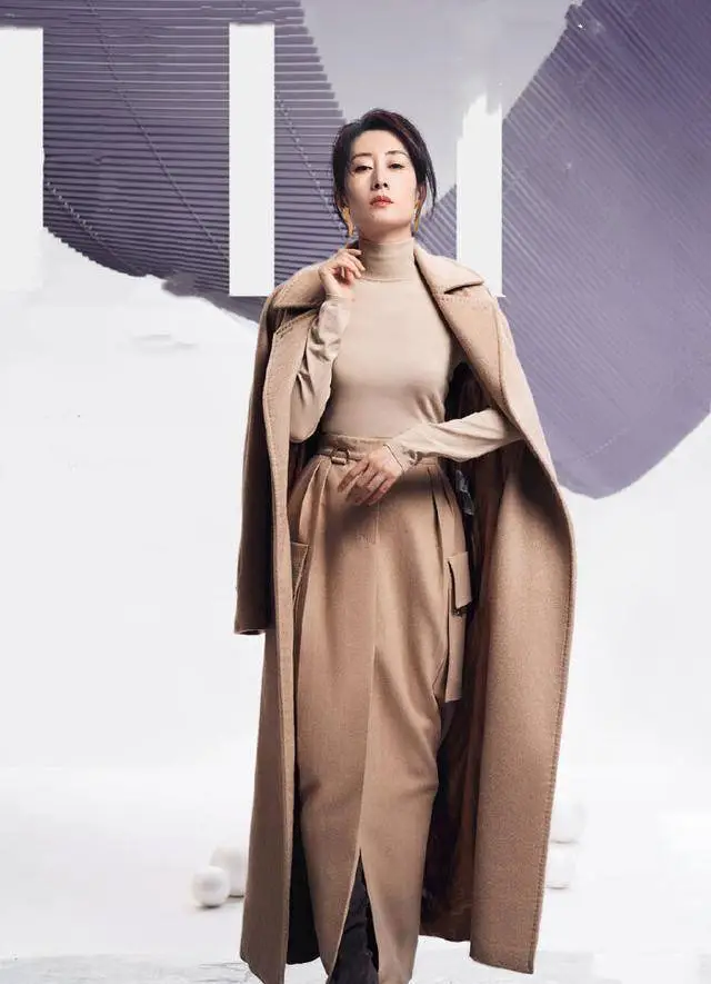 原创原创40岁的女人少穿打底裤学刘敏涛这样穿高级又有气场谁穿谁美