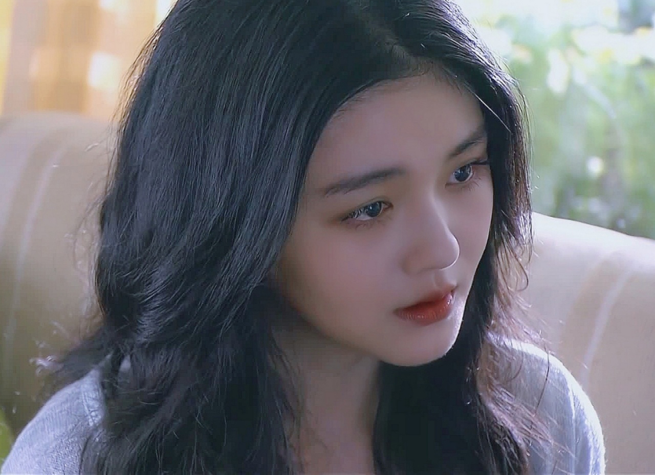 难怪网友说,大s的颜值巅峰是《泡沫之夏》的尹夏沫.