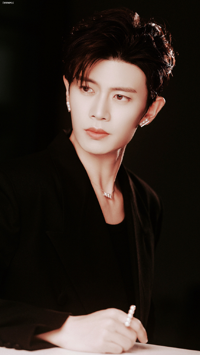 任嘉伦##任苒时光##任嘉伦的伍赓话本##etro全球品牌代言人任嘉