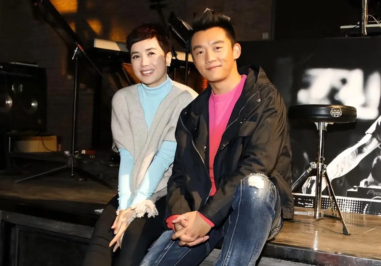 "包养门"事件又一次升级,这一次,57岁的蒋雯丽不再被世界宽容_刘晓庆