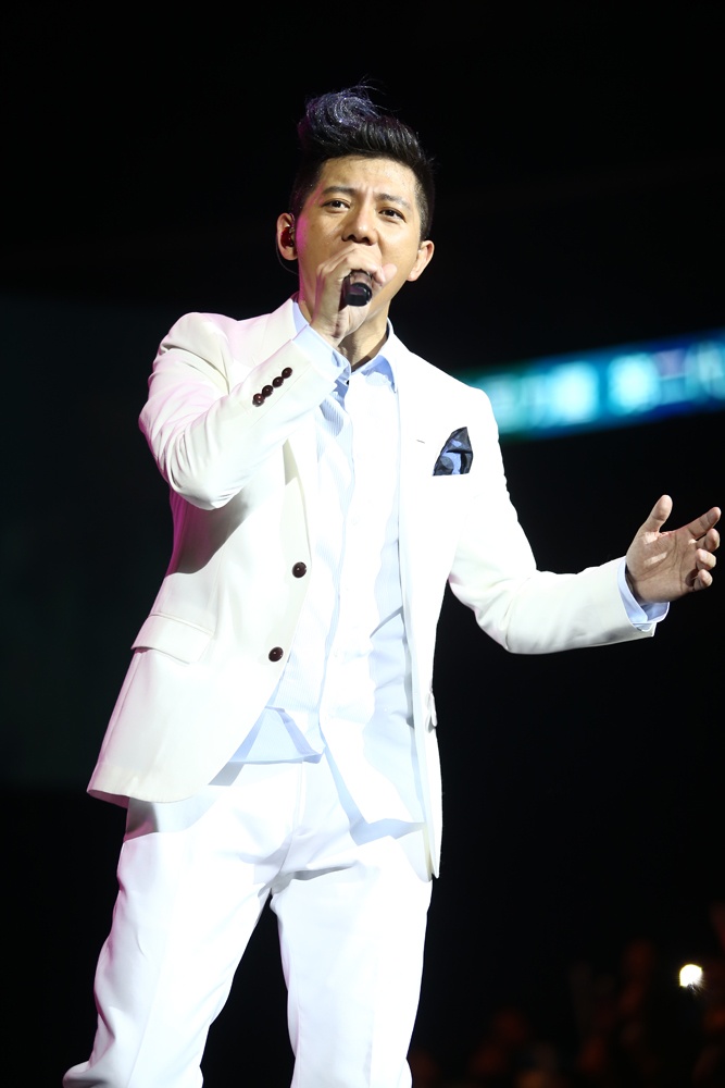 羽泉上海演唱会火爆收官 18日北京感恩再聚