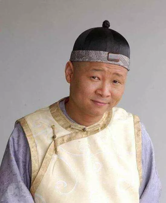 3位丑男演员,娶的老婆咋个个都那么好看?