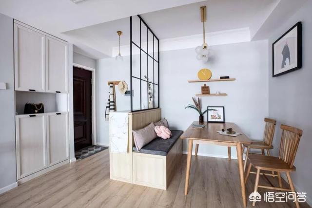 开门直接是餐厅和客厅入户门在餐厅和客厅中间怎么设计