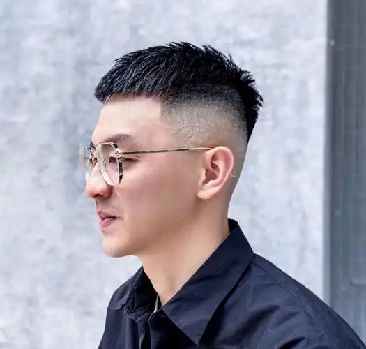 越剪越帅气的4款男生发型,简单干净显精神,喜欢可以剪同款