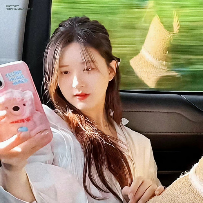 女鹅赵露思头像