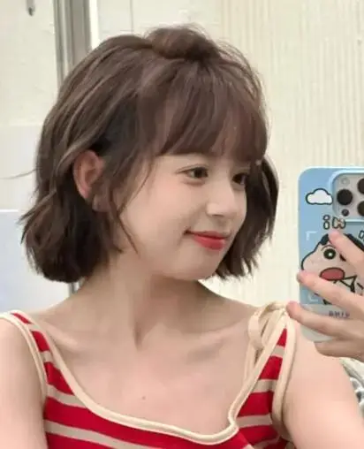 适合圆脸的女生发型,减龄瘦脸又好看_短发_刘海_时尚