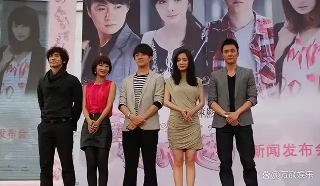 一位老板直接抱住了杨幂,使投资方感到意外.